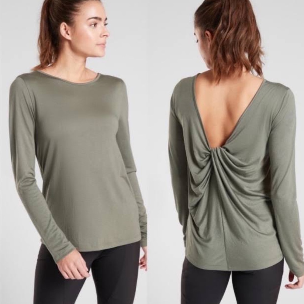 Athleta Waterfall Top Size Small Laurel Sage Green Travel Athleisure Yoga